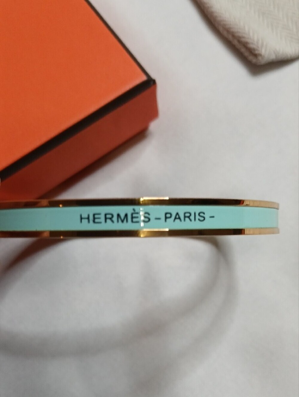 Hermès Gold and Mint Enamel Bangle Bracelet - Picture 2 of 5